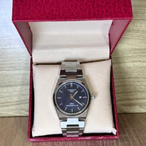 Montre Élégante Argentée